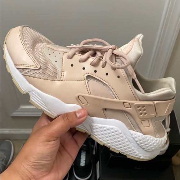 nike huarache womens size 9